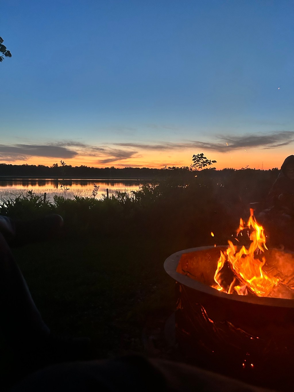 Lazy-Day Activities That Feel Like Fall (Even in 30-Degree&nbsp;Heat)